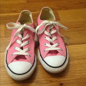 Pink converses